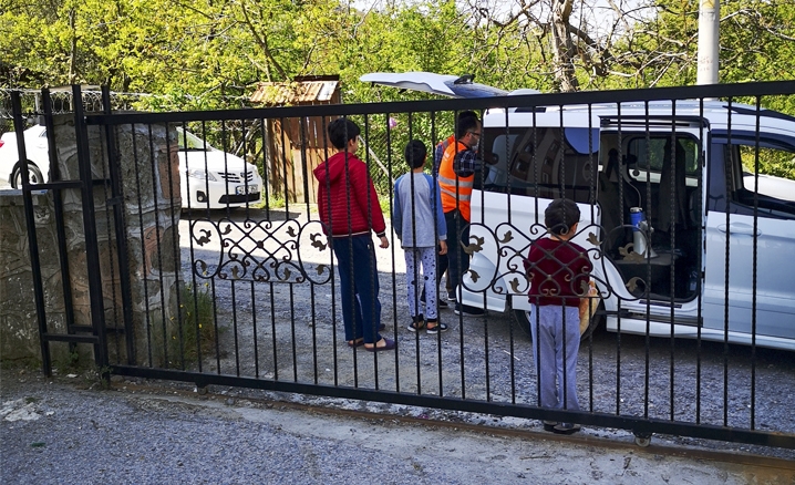 Virüsle mücadelede din görevlileriyle hayırseverler el ele