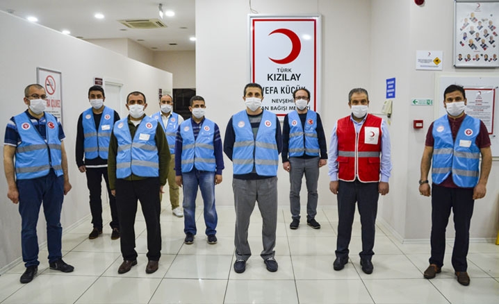 Din görevlileri kan bağışını sürdürüyor