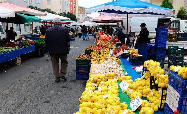 Pazar yerlerinde kısıtlamalar yavaş yavaş kalkıyor