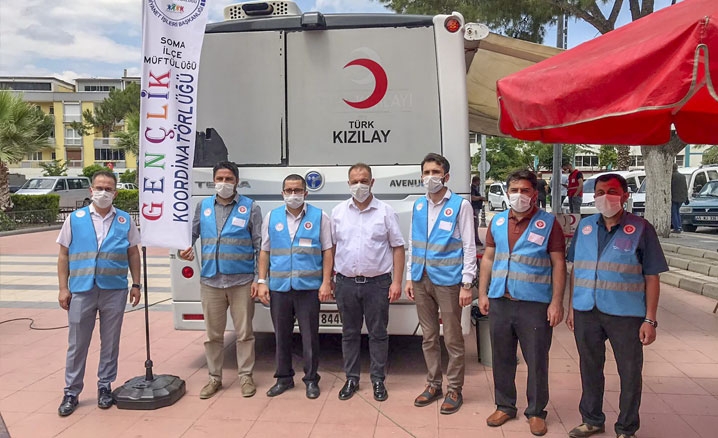 Manisa Gençlik’ten Kızılay’a destek