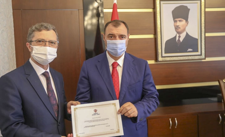 Sakarya Valisi Kaldırım, kurban vekaletini TDV’ye emanet etti