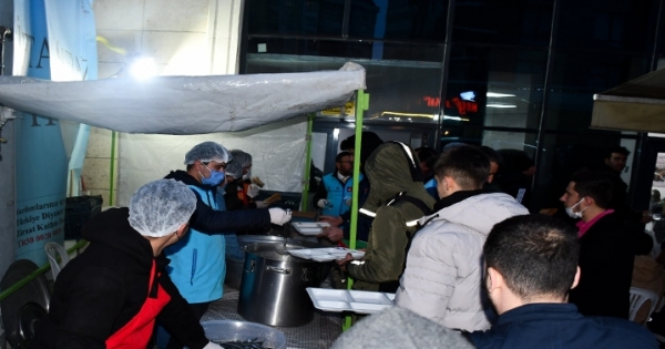 Kütahya’da ‘iyilik sofraları’ kuruldu