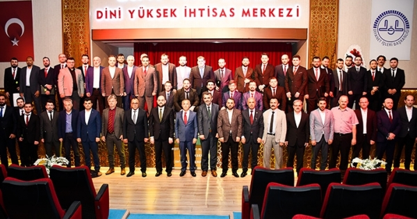 Bu millet dine hizmet edenlere her zaman saygı duymuştur