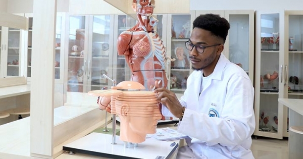 TDV aracılığıyla Türkiye’de aldığı eğitimle Afrika’ya şifa götürmek istiyor