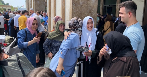 Rizeli hacılar yurda döndü