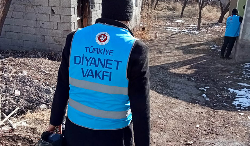 Bitlis Müftülüğü
Ahlat'ta yetimler 'Kış Bayramı' ile ısınıyor