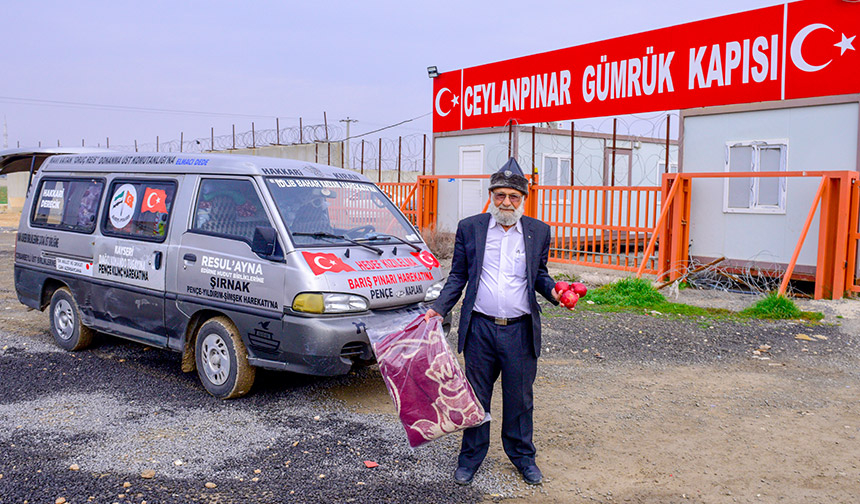 Hayırsever “Elmacı Dede” bu kez Suriye’de elma dağıttı