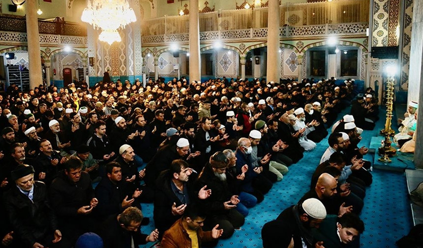 90 bin camide sabah namazı vaktinde Kur’an-ı Kerim okundu