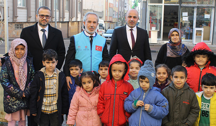 Minikler yardımlaşmayı öğreniyor – Diyanet Haber