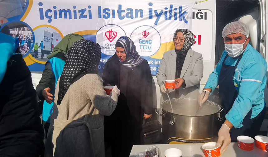 Prof. Dr. Martı, “İçimizi Isıtan İyilik” etkinliğine katıldı