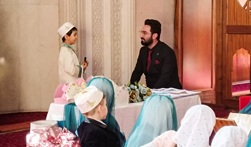 Yakutiye’de minikler karne heyecanı yaşadı