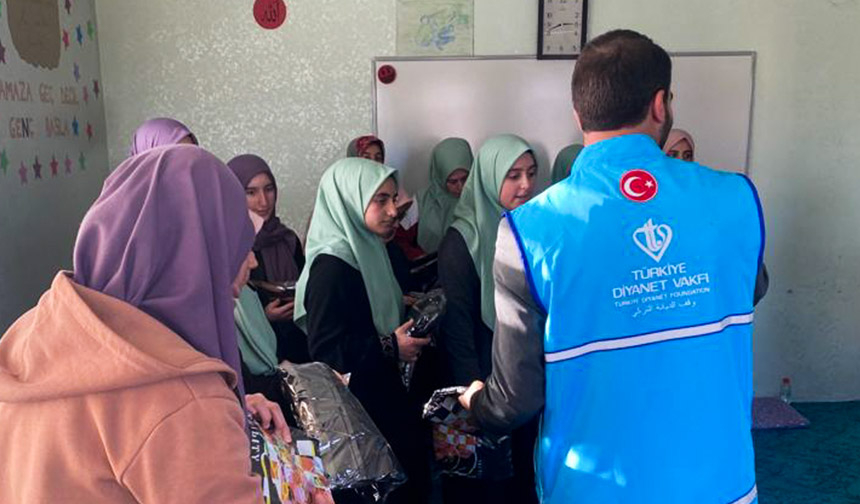 Çat’ta ‘Kış Bayramı’ projesi ile yürekler ısındı