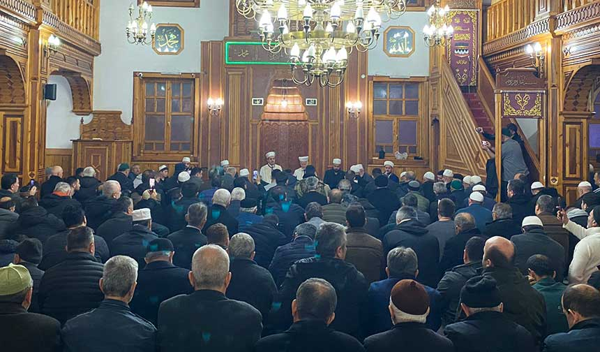 Düzce’de depremde vefat edenler için Kur’an- Kerim okutuldu