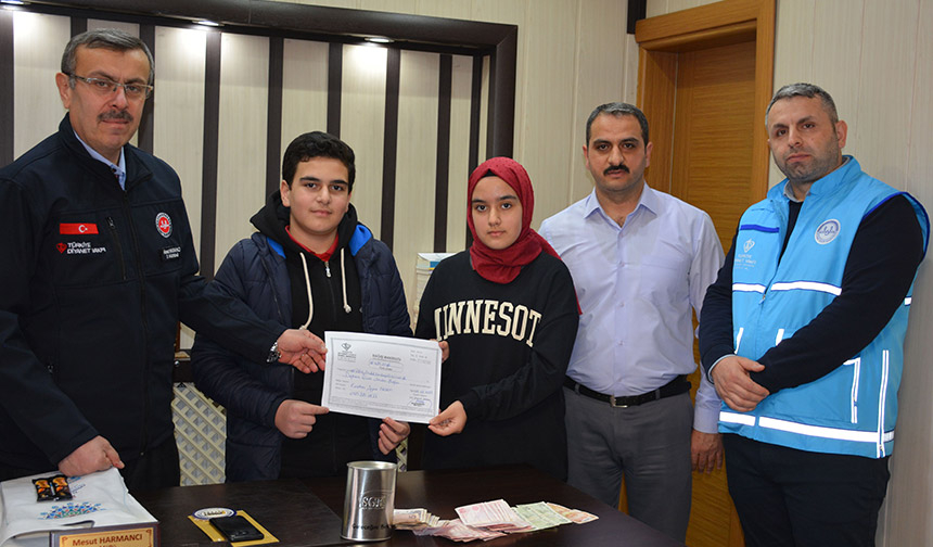 Artvinli gençlerden anlamlı bağış – Diyanet Haber