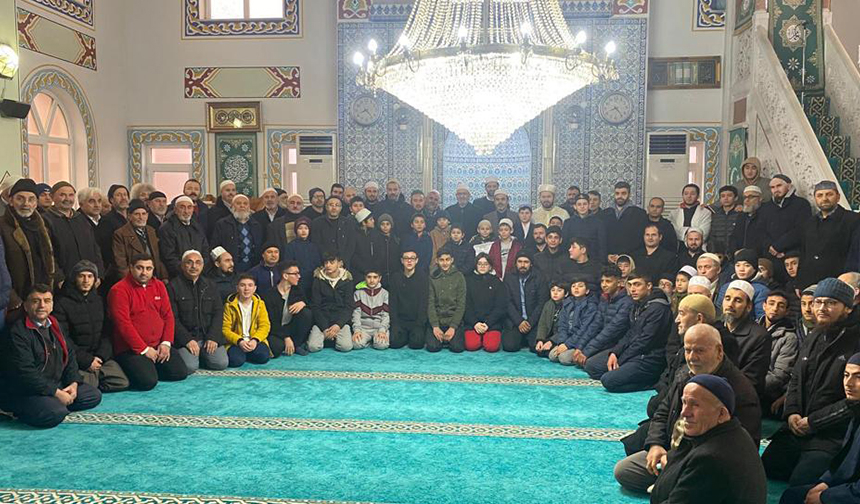 Beykoz’da gençler sabah namazında buluştu