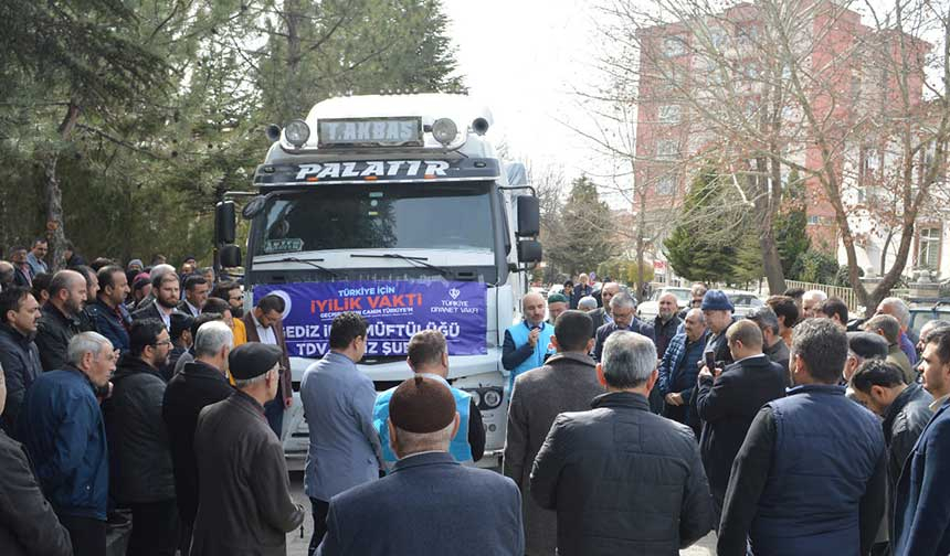 Gediz’de “İyilik Tırı” dualarla deprem bölgesine uğurlandı