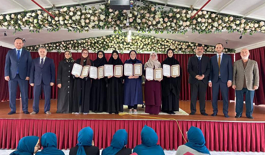 Beylikdüzü’nde hafızlar belge aldı – Diyanet Haber