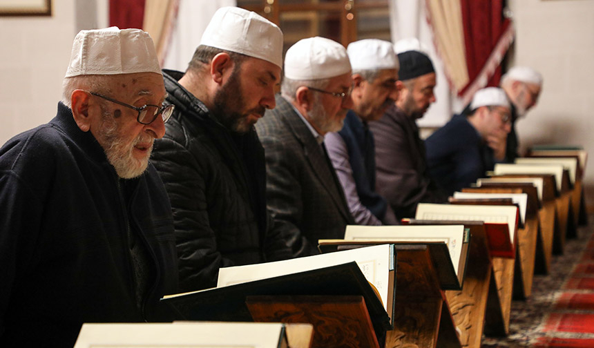 Somuncu Baba Külliyesi’nde mukabele geleneği