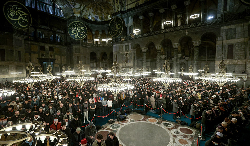 Türkiye de dahil 27 İslam ülkesinde ramazanın ilk günü başladı