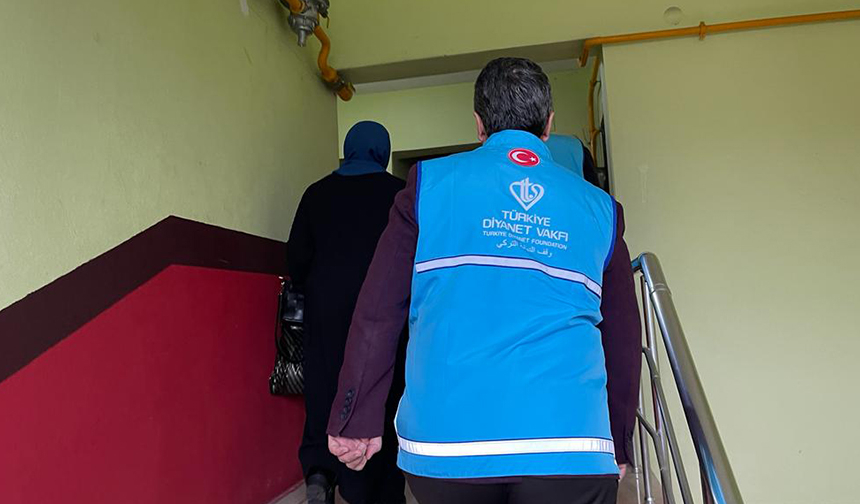 Sapanca’da din görevlileri depremzedeleri yalnız bırakmıyor