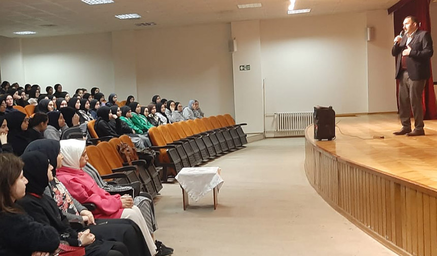 İstanbul Müftülüğü
Sultanbeyli'de "Manevi İlk Yardım" semineri