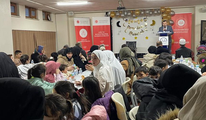 Sultanbeyli’de yetimler iftar sofrasında buluştu