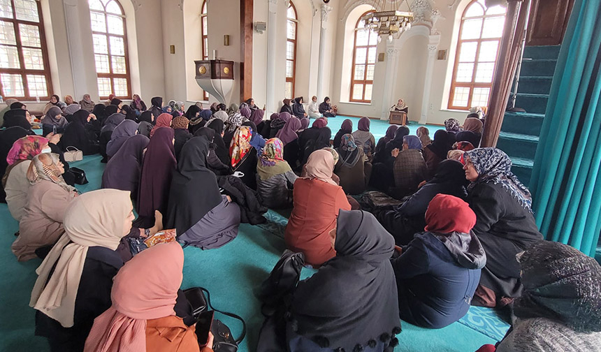 Tekirdağ Müftülüğü
Tekirdağlı kadınlar Kur'an ziyafetinde buluştu