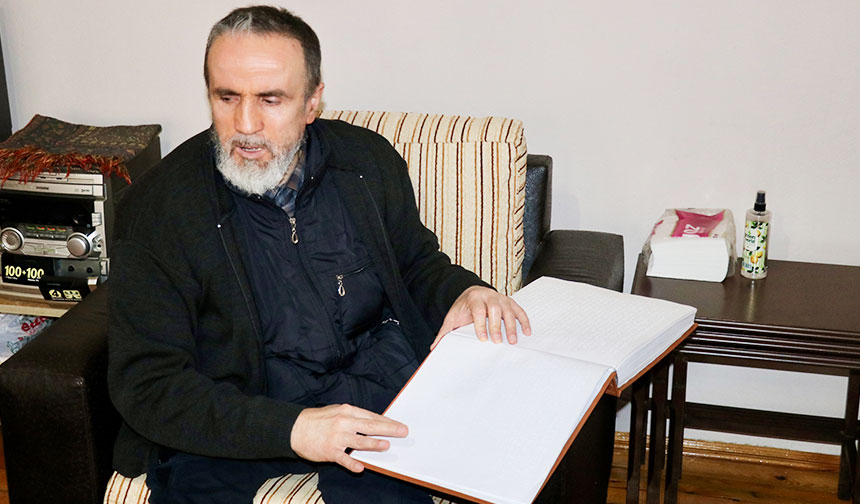 Kur’an-ı Kerim okumayı 50 yaşında öğrenen engelli hafızlığa hazırlanıyor