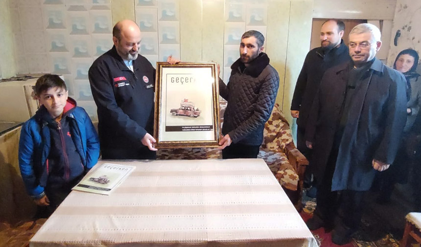 Azerbaycan yardımlarının simgesi Beşirli’ye anlamlı hediye