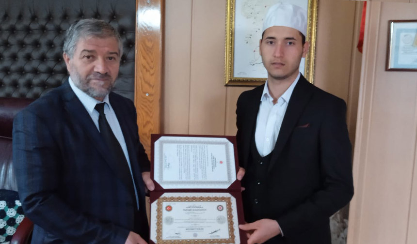 Bayat’ta hafızlar belge aldı – Diyanet Haber