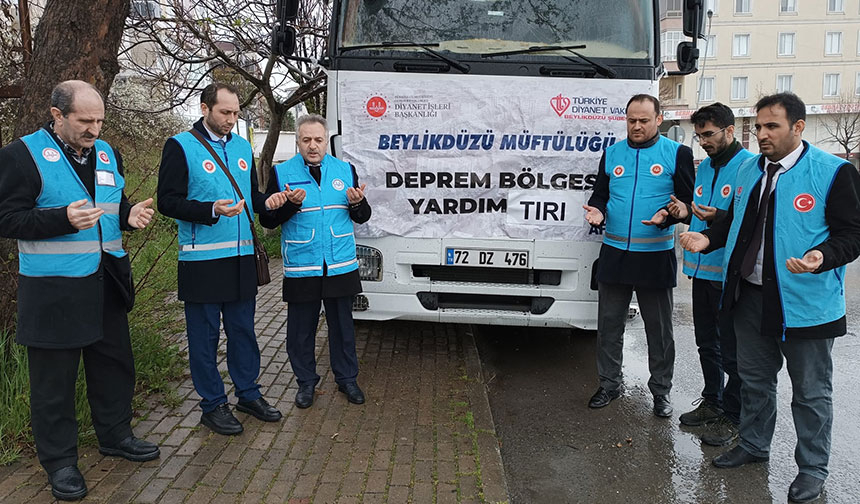 Beylikdüzü’nden deprem bölgesine yardımlar sürüyor