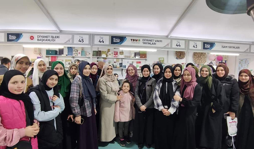 İstanbul Müftülüğü
Beylikdüzü’nde gençler kitap fuarına katıldı