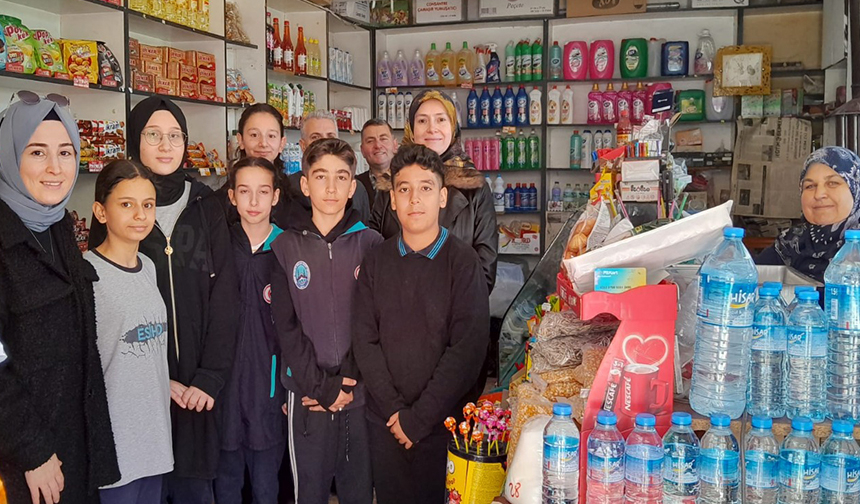Edirne’de öğrenciler “zimem defteri” geleneğini sürdürdü