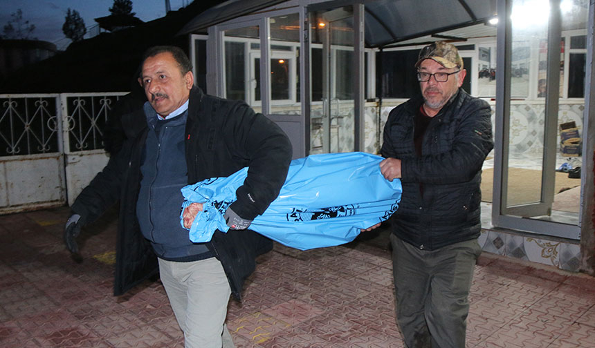 Hayırseverlerin bağışladığı adaklık kurbanlar depremzedelere ulaştırıldı