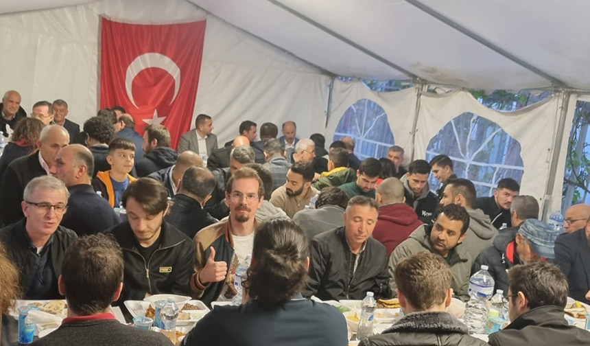 İtalya’da yaşayan Türkler, DİTİB İtalya’nın iftarında bir araya geldi