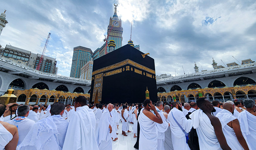 Kabe’de ramazanın ilk 10 günü 9 milyonun üzerinde Müslüman ibadet etti