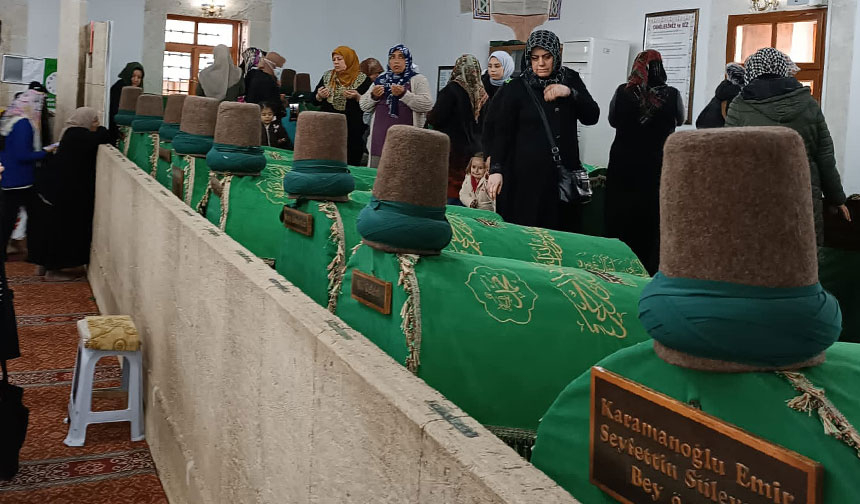 Karaman’da depremzede ailelere tarihi camiler tanıtıldı