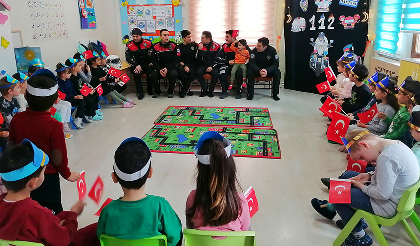 Minikler ‘Polis Haftası’nı kutladı – Diyanet Haber