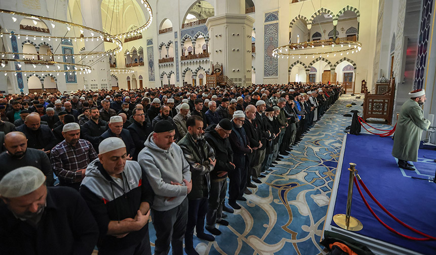 Ramazan ayının son teravih namazı kılındı