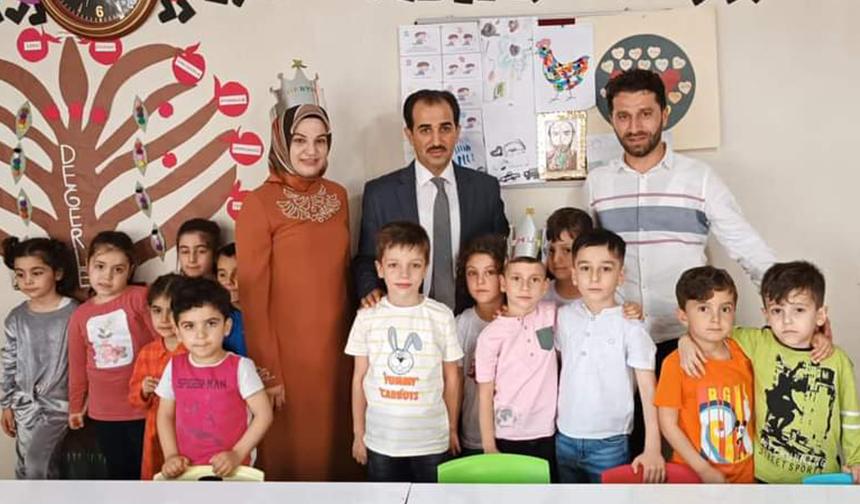 4-6 yaş Kur’an kursu öğrencisi öğrendiklerini ailesiyle paylaştı