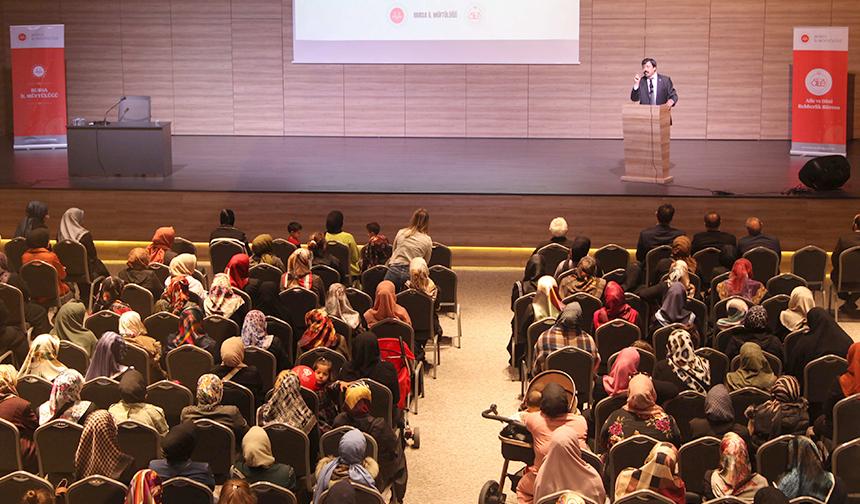 “En Güvenilir Sığınağımız: Aile” konferansları