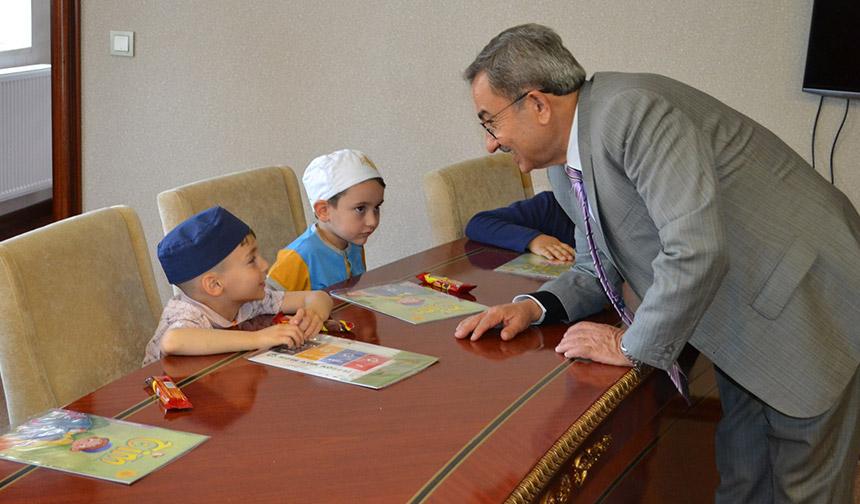 Müftü Yaşar, miniklerle buluştu – Diyanet Haber