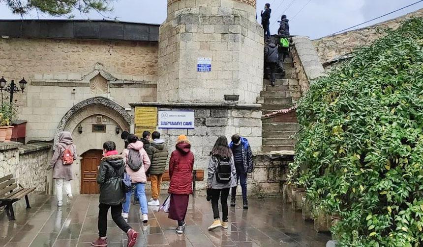 Tuncelili gençler camileri gezdi – Diyanet Haber