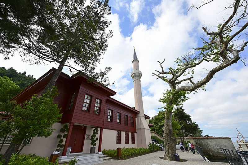 “Boğazın incisi” Vaniköy Camii, cemaatine kavuştu