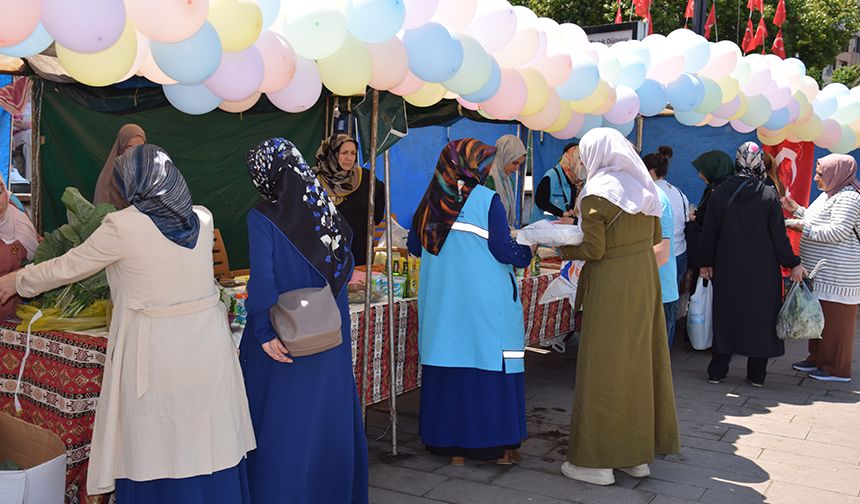 Eğitim yararına “Hayır Çarşısı” kuruldu