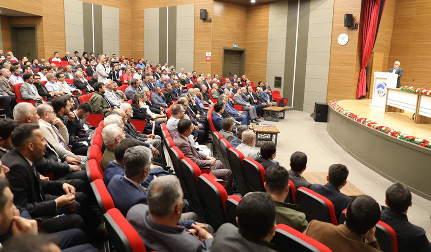 Akkuş: Bizim en büyük görevimiz halkı din konusunda aydınlatmaktır