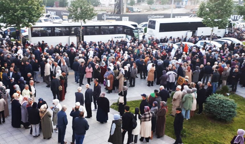 Çorum’un hac kafilesi dualarla uğurlandı