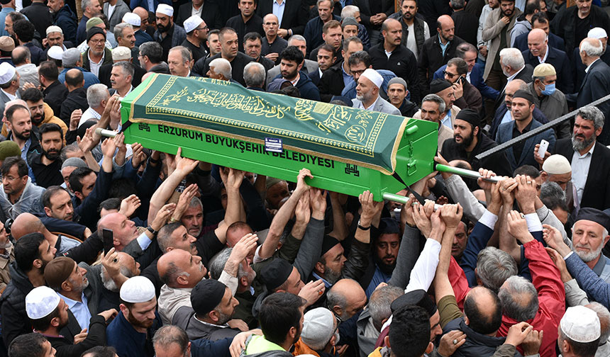 Erzurum Eşref Hocasını ebediyete uğurladı
