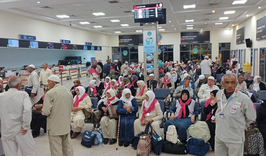 Hacı adaylarının kutsal topraklara yolculuğu sürüyor