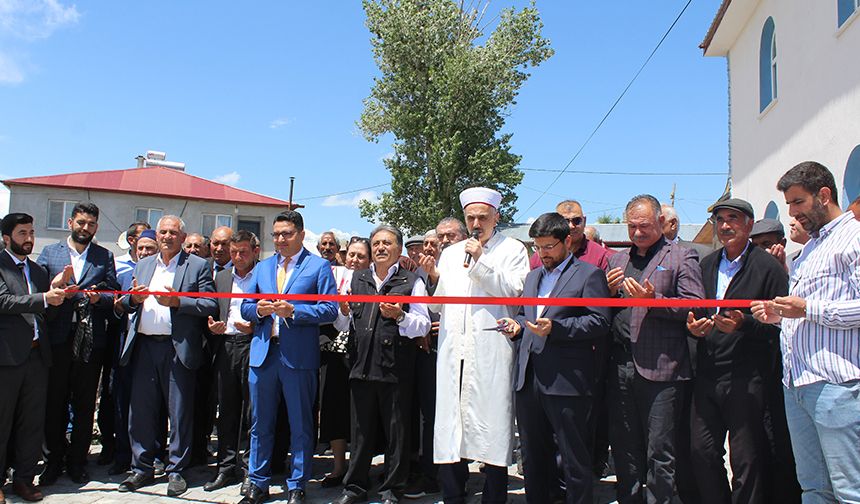 Hacı Piri Camii dualarla ibadete açıldı